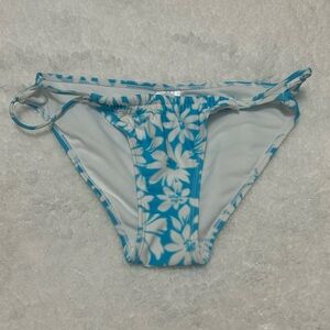 No Boundaries S Bikini Bottoms👙